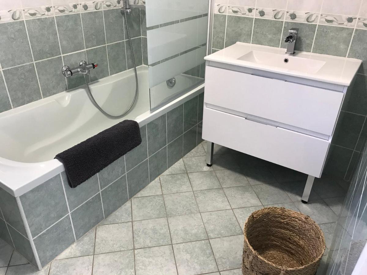 Holiday home Meuble 3 Etoiles, Proche Plages Debarquement Dans Les Marais Du Cotentin A